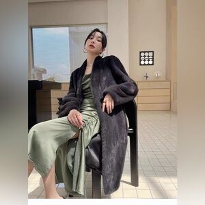 Brand New Luxury Mink Fur Coat – Elegant Grey